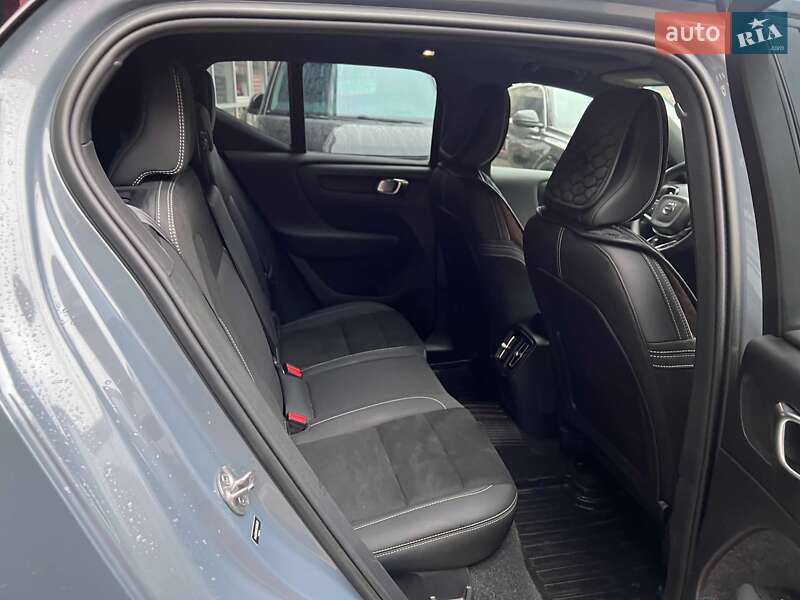 Внедорожник / Кроссовер Volvo XC40 2023 в Львове фото 38 Внедорожник / Кроссовер Volvo XC40 2023 в Львове