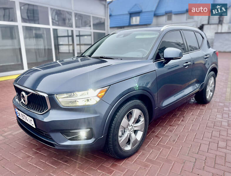 Внедорожник / Кроссовер Volvo XC40 2021 в Ровно