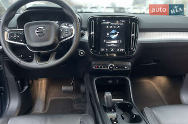 Внедорожник / Кроссовер Volvo XC40 2021 в Ровно