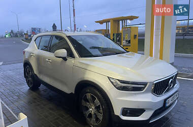 Внедорожник / Кроссовер Volvo XC40 2020 в Киеве