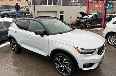 Позашляховик / Кросовер Volvo XC40 2022 в Луцьку