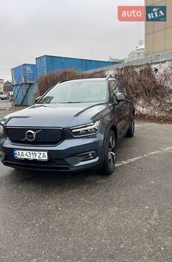 Внедорожник / Кроссовер Volvo XC40 2021 в Киеве