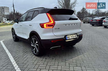 Внедорожник / Кроссовер Volvo XC40 2019 в 