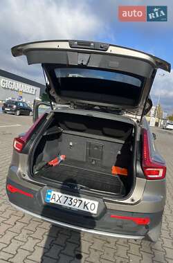 Внедорожник / Кроссовер Volvo XC40 2021 в 