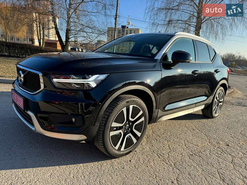 Внедорожник / Кроссовер Volvo XC40 2018 в 