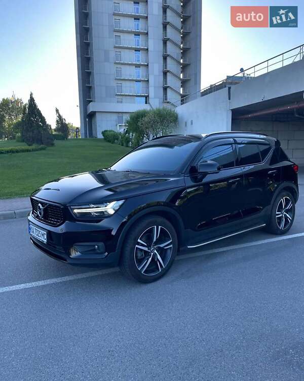 Позашляховик / Кросовер Volvo XC40 2018 в Львові