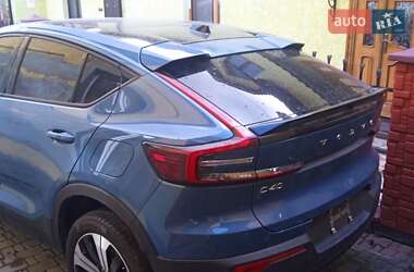 Позашляховик / Кросовер Volvo XC40 2023 в 