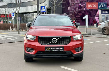 Внедорожник / Кроссовер Volvo XC40 2022 в Киеве