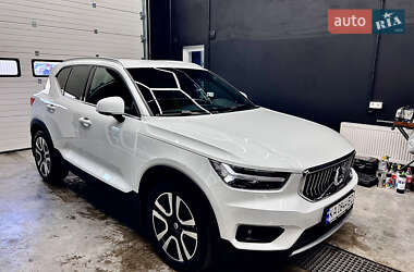 Внедорожник / Кроссовер Volvo XC40 2021 в Киеве