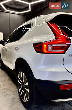 Внедорожник / Кроссовер Volvo XC40 2021 в Киеве