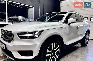 Внедорожник / Кроссовер Volvo XC40 2021 в Киеве