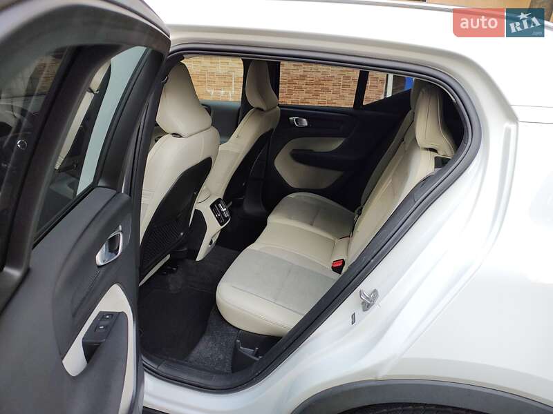 Позашляховик / Кросовер Volvo XC40 2019 в Києві