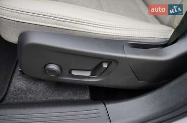 Внедорожник / Кроссовер Volvo XC40 2019 в 