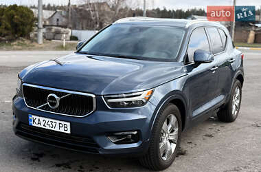 Внедорожник / Кроссовер Volvo XC40 2021 в Киеве