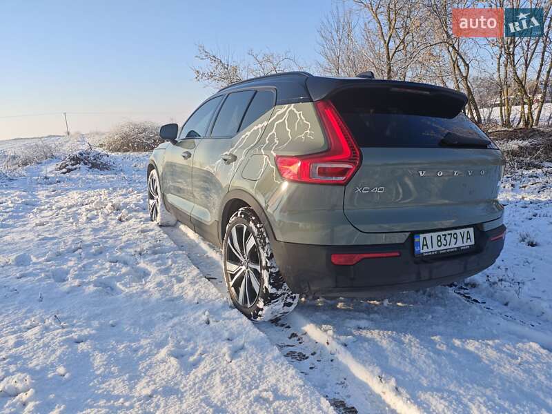 Внедорожник / Кроссовер Volvo XC40 2021 в Киеве