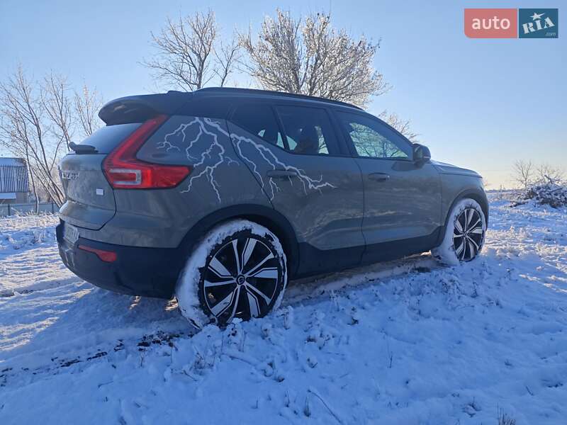 Внедорожник / Кроссовер Volvo XC40 2021 в Киеве