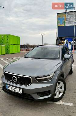 Позашляховик / Кросовер Volvo XC40 2019 в 
