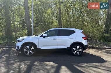 Внедорожник / Кроссовер Volvo XC40 2020 в 