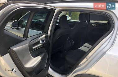 Внедорожник / Кроссовер Volvo XC40 2019 в 