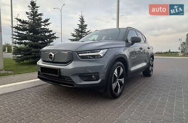 Позашляховик / Кросовер Volvo XC40 2021 в 