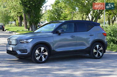 Внедорожник / Кроссовер Volvo XC40 2021 в 