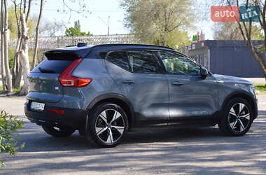 Внедорожник / Кроссовер Volvo XC40 2021 в 