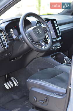 Внедорожник / Кроссовер Volvo XC40 2021 в 