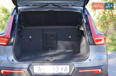 Внедорожник / Кроссовер Volvo XC40 2021 в 