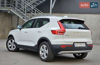 Внедорожник / Кроссовер Volvo XC40 2021 в 