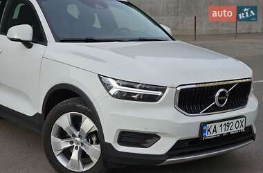 Внедорожник / Кроссовер Volvo XC40 2021 в 