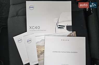 Внедорожник / Кроссовер Volvo XC40 2021 в 