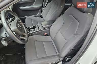 Внедорожник / Кроссовер Volvo XC40 2021 в 