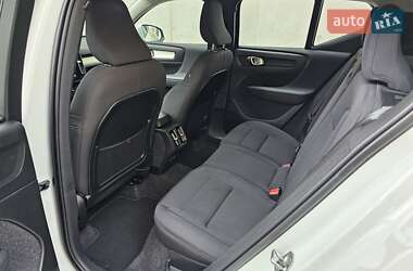 Внедорожник / Кроссовер Volvo XC40 2021 в 