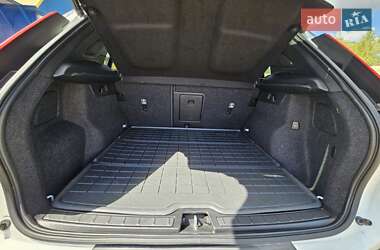 Внедорожник / Кроссовер Volvo XC40 2021 в 