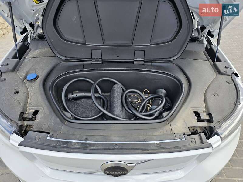 Внедорожник / Кроссовер Volvo XC40 2021 в Тернополе