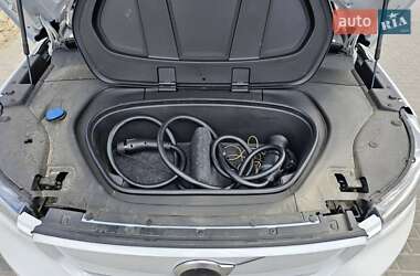 Внедорожник / Кроссовер Volvo XC40 2021 в 