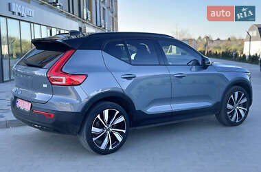 Позашляховик / Кросовер Volvo XC40 2022 в 