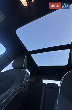 Позашляховик / Кросовер Volvo XC40 2022 в 