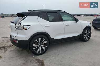 Позашляховик / Кросовер Volvo XC40 2021 в 