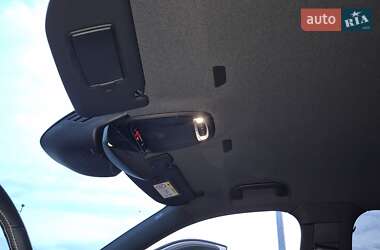 Позашляховик / Кросовер Volvo XC40 2021 в 