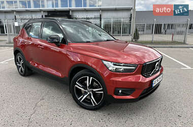 Внедорожник / Кроссовер Volvo XC40 2020 в 