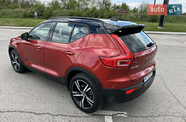 Внедорожник / Кроссовер Volvo XC40 2020 в 