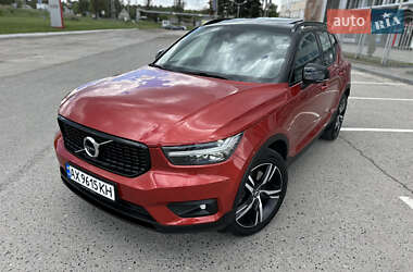 Внедорожник / Кроссовер Volvo XC40 2020 в 