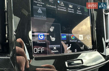 Внедорожник / Кроссовер Volvo XC40 2020 в 