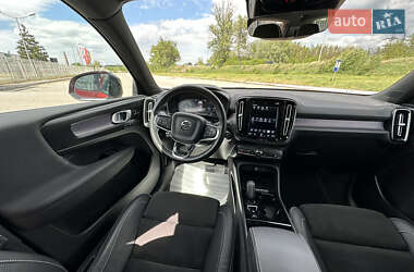 Внедорожник / Кроссовер Volvo XC40 2020 в 