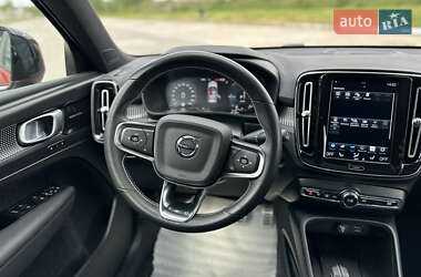 Внедорожник / Кроссовер Volvo XC40 2020 в 