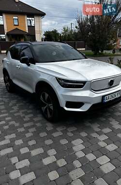 Внедорожник / Кроссовер Volvo XC40 2021 в 