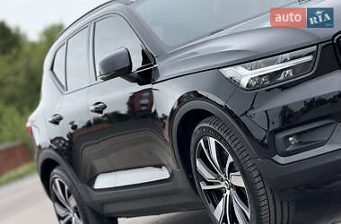 Позашляховик / Кросовер Volvo XC40 2020 в 