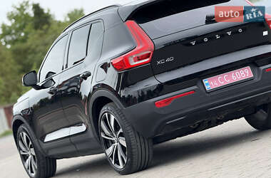 Позашляховик / Кросовер Volvo XC40 2020 в 