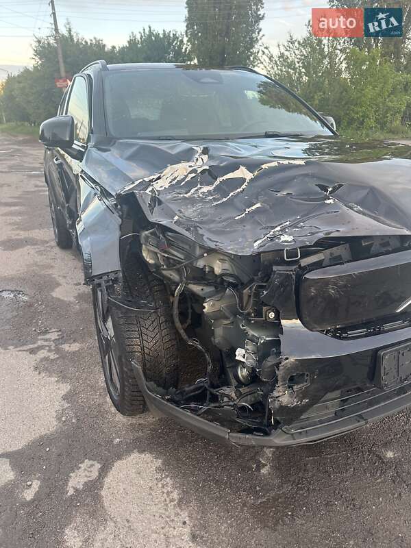 Внедорожник / Кроссовер Volvo XC40 2023 в Ровно